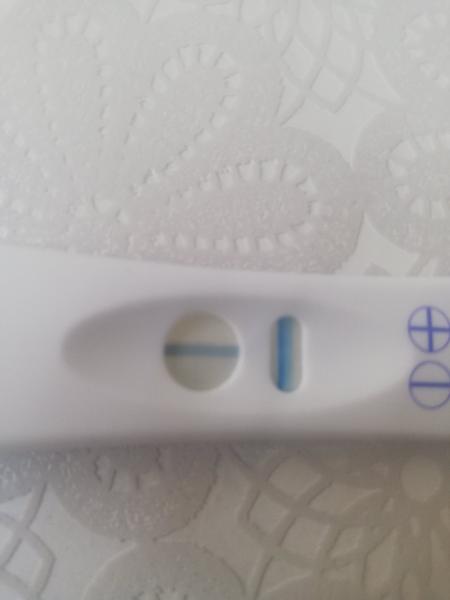 Jsem 7dpo-nevím, ale zdá se mi, že tam vidím stín. Co Vy děvčata 🙏?