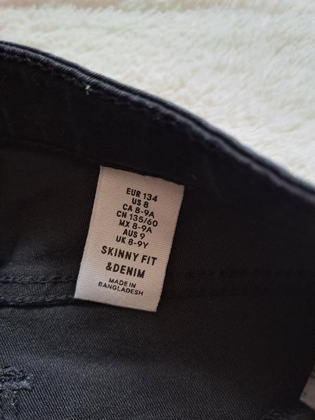 Černé pružné rifle s regulací vel.134 jako nové, h&m,134