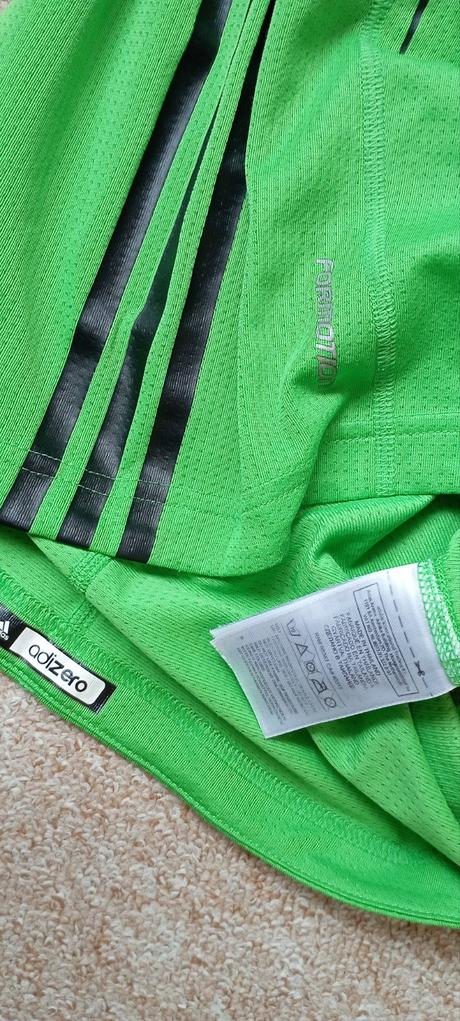 Tílko zn."adidas" vel."m" oblékne i větší vel, adidas,m