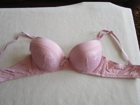 Nová, velmi pěkná růžová podprsenka s kosticemi, 80c