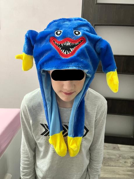 Čepice huggy wuggys pohyblivýma ušima,