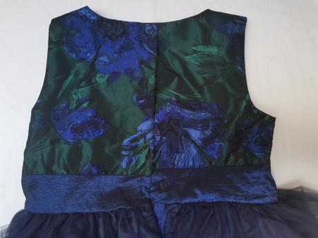 Sváteční šaty vel.140, tu,140