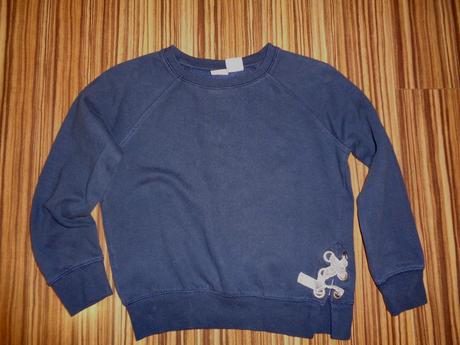 Pěkná tmavě modrá mikina, 146