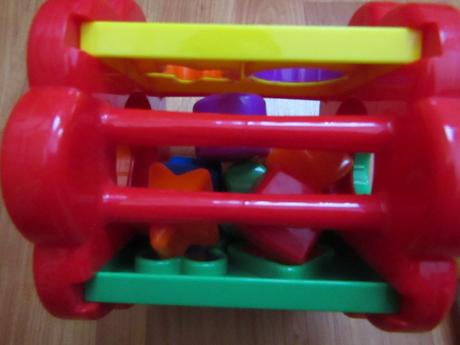 Hračky pro batolata-vkládačka,rumbakoule,tvary,bar,