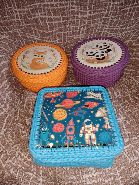 Háčkovaný košík -dětské vzory, 