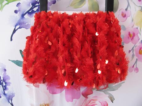 Krásná červená zajímavá sukně, 92