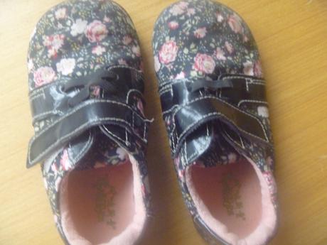 Černé barefoot baleríny s kytičkami tipsie toes, tipsietoes,25