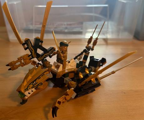 Lego ninjago 70666 zlatý drak,