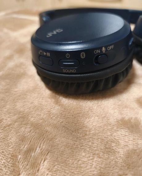 Modrá bezdrátová sluchátka jvc ha-s35bt,