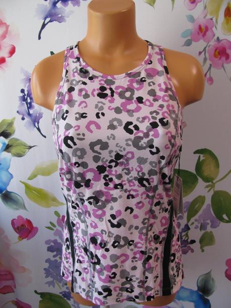 Sportovní funkční tričko s všitou podprsenkou, s