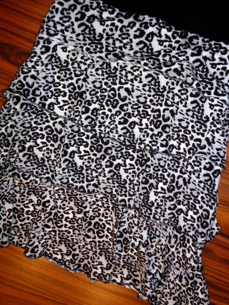 Krásné samodržící volánové šaty 36/38, okay,s