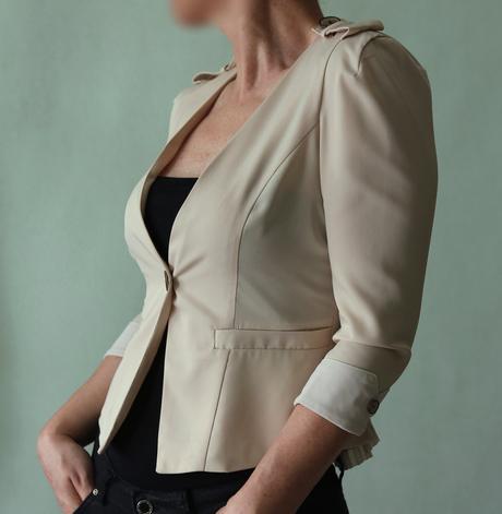 Zajímavá halenka s plisovanými zády vel.xs-34, xs