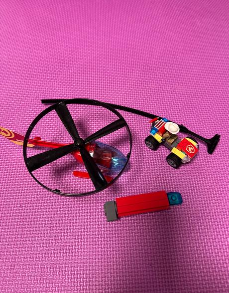 Lego city zásah hasičského vrtulníku,