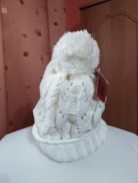 Nová čepice dámská, 44