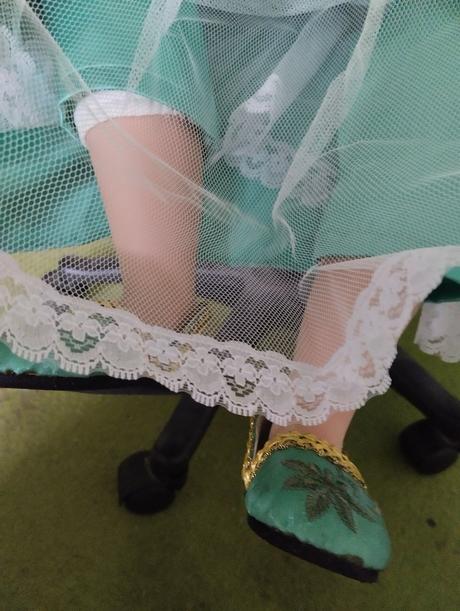 Mohutná porcelánová panenka, 