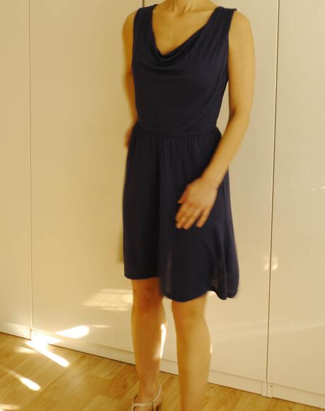 Tmave modre saty s výstřihem vodopád vel. s h&m, h&m,s