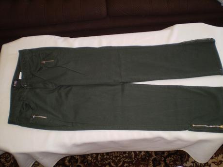 Velmi pěkné tm. zelené bavl. elastické kalhoty, bonprix,40
