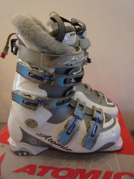 Lyžařský set - lyžáky atomic 25, lyže rossignol 13, atomic,130-139 cm
