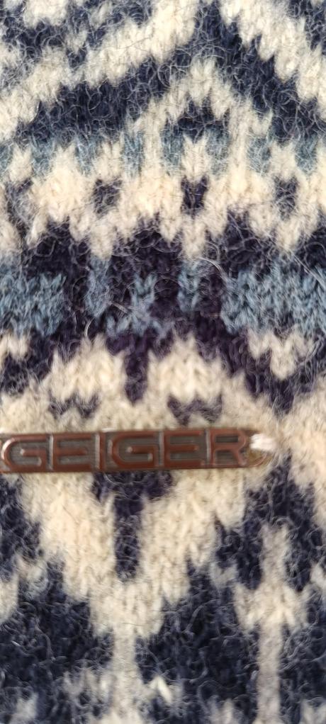 Vlněná dámská čepice, 56