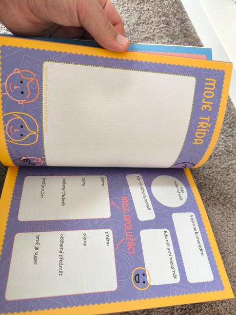 Památník na první roky ve škole,