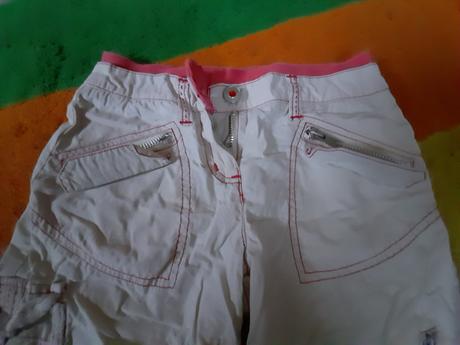 Kalhoty světlé s výšivkami na holku, 122