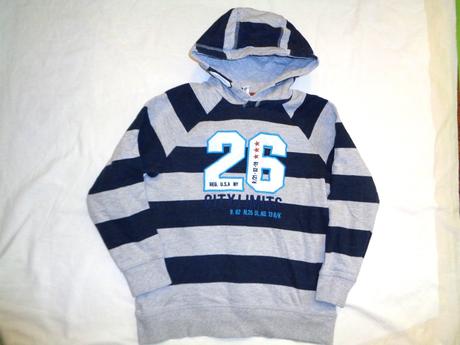 Pěkná pruhovaná mikina s číslem 134/140, yigga,134