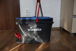 Vileda H2PrO systém rotačního třásňového mopu