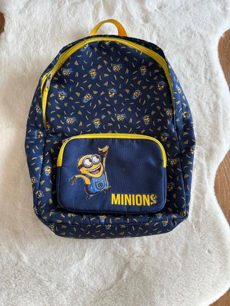 Batoh minions,