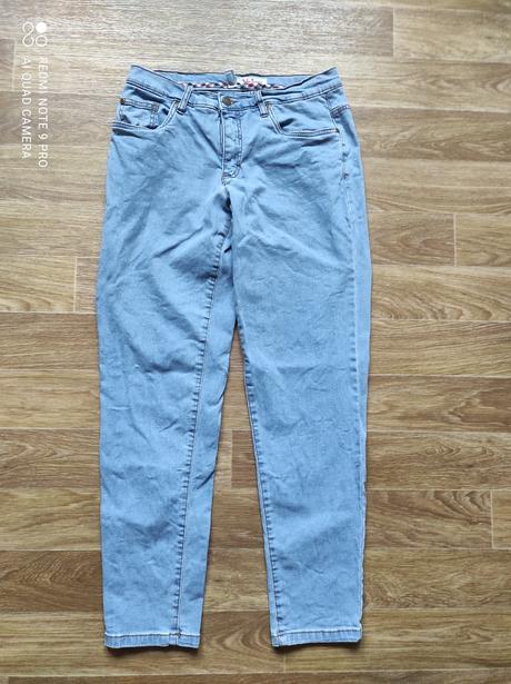 Džíny, 40