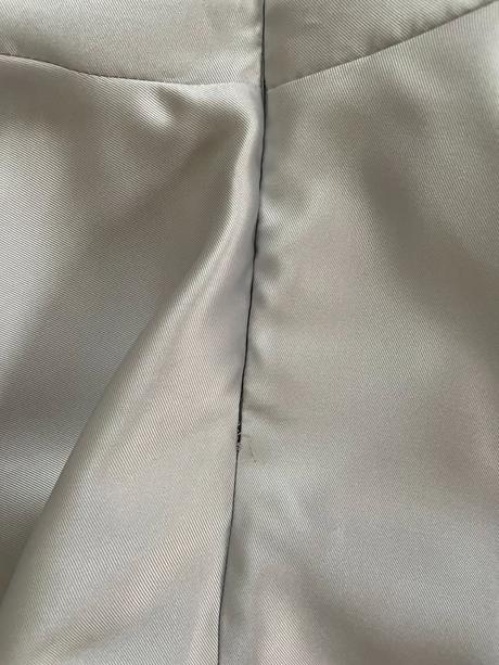 Stříbrné šaty povolený šev na konci zipu, vel s al, xs