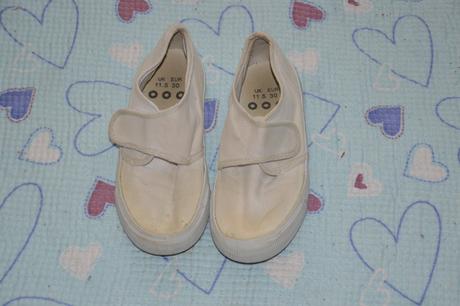 30 31 cvičky  bílé plátěnky, 30