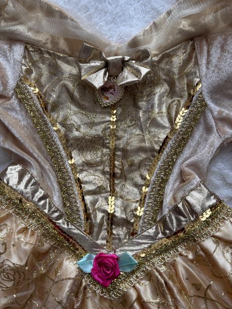 St1/kostým delux kras. bell- v.5/6 let zn. disney,