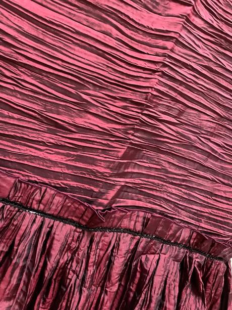 Nová měňavá mačkaná sukně, vel xl ale spíše méně,, l / xl