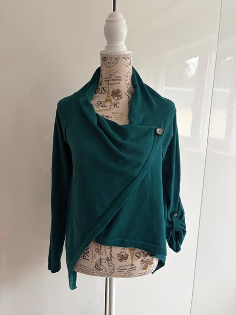 Asymetrický zelený kardigan ve velikosti xs, xs
