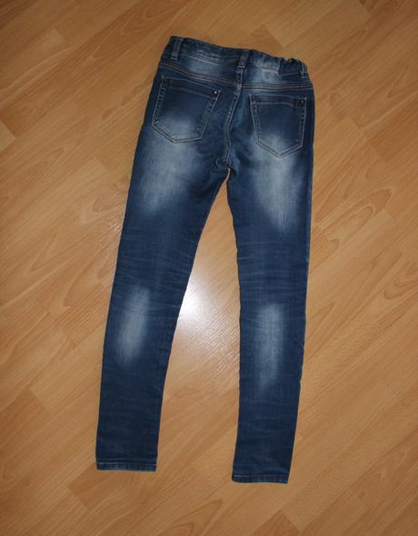 Rifle, džíny, slimky s kamínky, takko,146