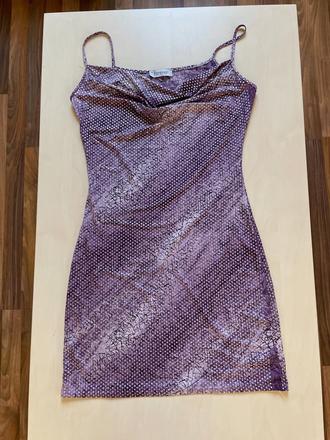 Fialové šaty se stříbrným puntík, vel cca s/m, m