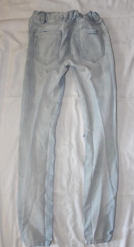 Ub150. džíny s děrovanými koleny 11-12 let, 152