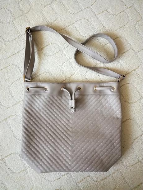 Béžová kabelka avon, avon