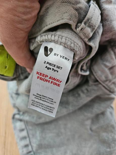 Kraťasy, vel. 9 let, 140