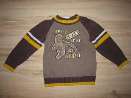 Hnědý svetr s dinosaurem, dopodopo,92