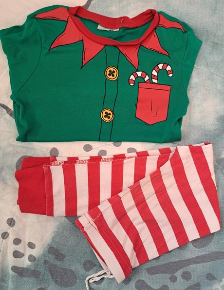 Vánoční pyžamo, 98