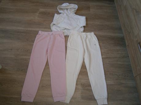 2x tepláky vel. 140+ přidám mikinu, 140