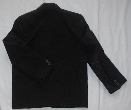 O49. dokonalé černo-stříbřité společenské sako, 104