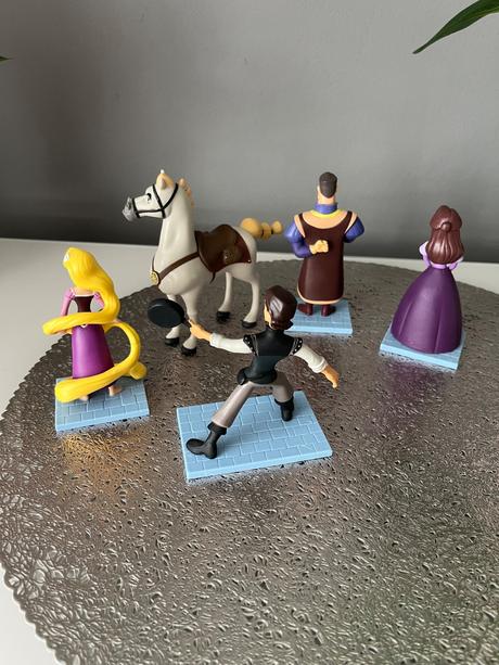 Figurky - na vlásku,