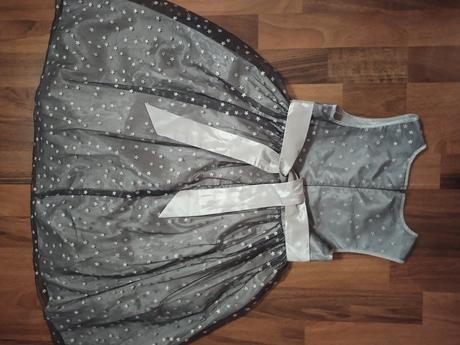 Sváteční šaty, 128