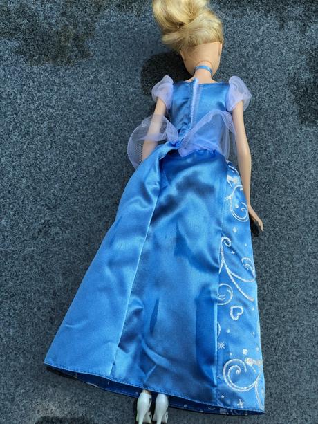 Popelka od mattel panenka + korunka, strevicky, 