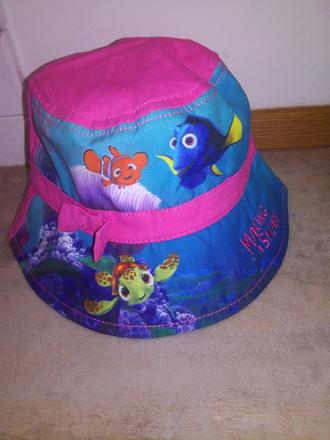 Klobouček, disney,104