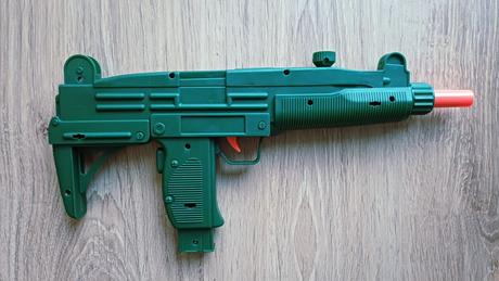 Plastova pistol, 