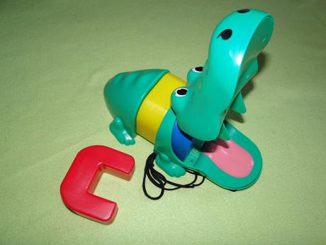 Velký krokodýl vkládací- polyká kostky, tahací,