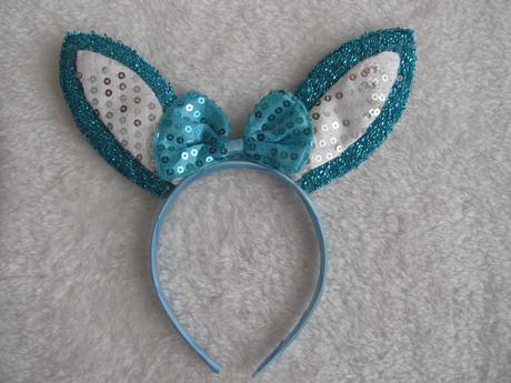 Karneval - čelenka zaječí uši, 